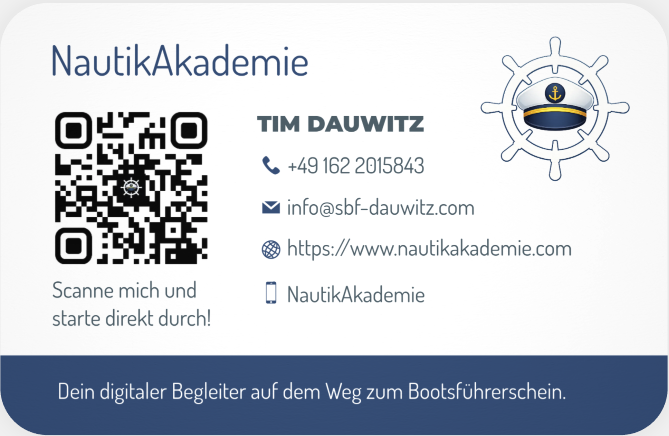 Vorderseite der NautikAkademie Zugangskarte mit QR-Code und Kontaktdaten